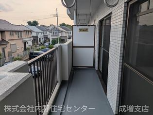 West NYの南向きのバルコニー