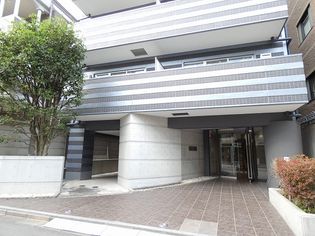 グレンパーク神楽坂のエントランス