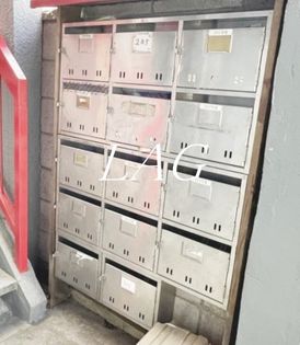 サンファスト東尾久の集合ポストになります。