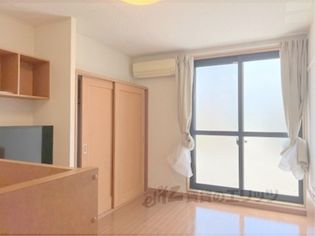 レオパレスエスポワールの洋室