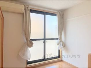 レオパレスエスポワールの洋室