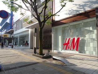 ラブラ2(ショッピングセンター)まで724m