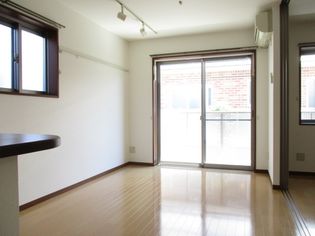 サンウインド21の角部屋&2面採光で明るい居室♪