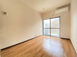 コアクレスト福生の洋室