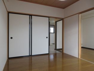 ハイツヴィオラの洋室6帖