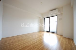 ヴィラ・リヴィエールの居間です