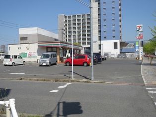 セブンイレブン 八幡陣原店(コンビニ)まで419m