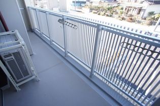 サウスヒルズのバルコニーがあります