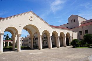 関西学院大学(大学・短大)まで7584m
