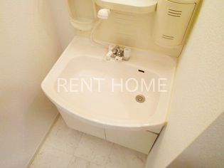 サン・コーポラス小阪のシャンプードレッサー付きの独立洗面台です。