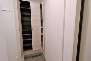 D-ROOM花高松の玄関