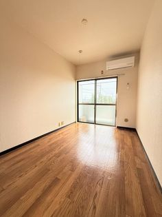 コアクレスト福生の洋室