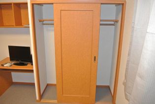 レオパレスKATSURAGIのクローゼット