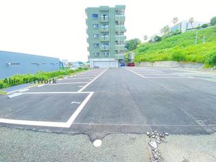 グリーンヒル葉山一番館の駐車場