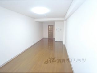 アクエルド仁王門の洋室