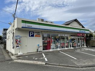 ファミリーマート三島壱町田店(コンビニ)まで889m