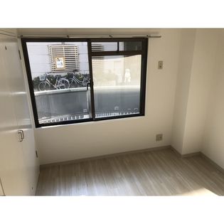 成起マンションの洋室