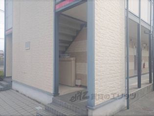 レオパレス雅荘のロビー