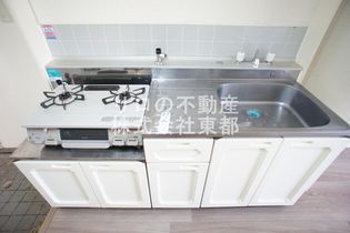 モンシャトーマキの便利なガスコンロ設置可能なキッチンです♪収納もあります!