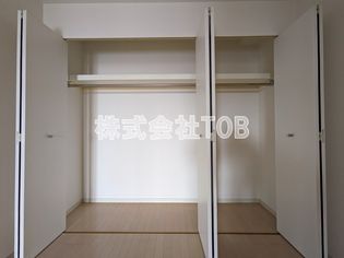 グランピラー高井戸の5.6帖洋室クローゼット