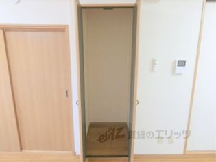 フラワー5番館のリビング