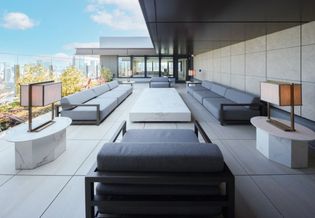 リビオレジデンス西麻布の屋上テラス