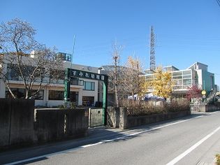 すみれ幼稚園(幼稚園・保育園)まで576m