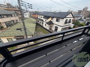 Azul富沢のフラワーボックス、暖かい日差しが望めそうですね。