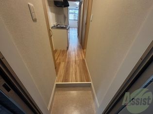 Azul富沢の玄関から撮影しました。明るい印象ですね。