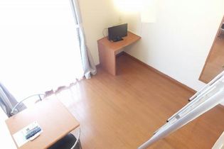 レオパレスアロマ赤坂Iの家具家電付きのお部屋です。