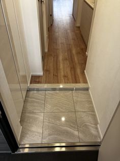 レアライズ浅草Vのゆったりとした玄関です