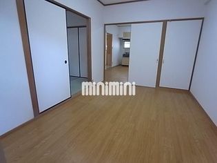 丸の内カジウラマンションの洋室もあります。