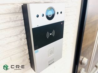 アイレガリア松戸五香の外出先から来訪者を確認できるオートロック連動インターホン◎