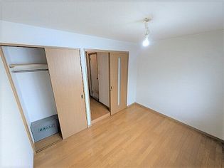 レジデンスシーバードの洋室6帖2
