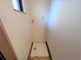 レジデンスシーバードの室内洗濯機置場あります♪