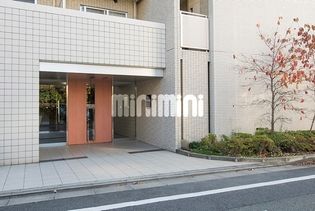 レジディア荻窪のエントランスもしっかりあります