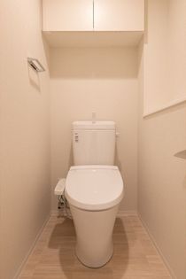 コンフォリア東新宿の画像