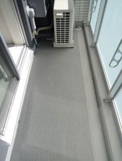 アーバネックス三田の外の空気を感じるベランダ