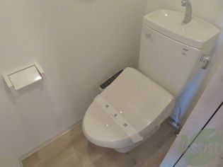 フォレスト・ヒル仙台青葉のウォシュレット機能がついたトイレです。安心して使用できますね