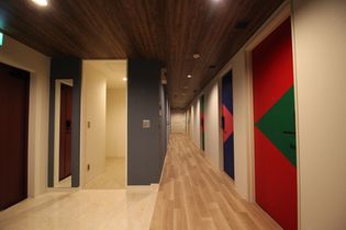 ロイヤルパークスER万代 Share万代のユニット内廊下