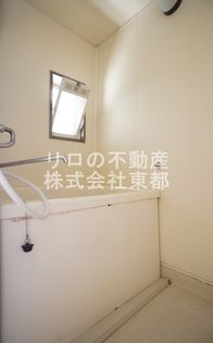 モンシャトーマキの窓付きのバスルーム♪換気もできて気持ちいいですね♪