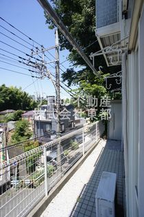 モンシャトーマキのバルコニーがあるので洗濯物を太陽の下で干すことができます♪