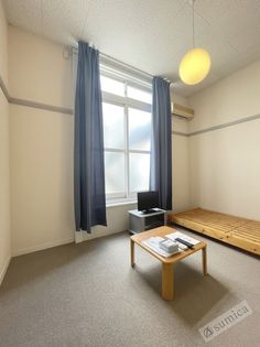 レオパレスきららの内装は落ち着いています。おおきな窓で明るさを演出。