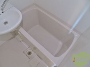 旭サークルコンフォートの浴槽も広々としているので肩まで浸かれそうですね。