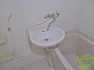 旭サークルコンフォートの洗面台があるので朝の身支度がスムーズに進みそうですね。