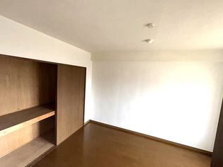 ドリームキャッスルの洋室 西側