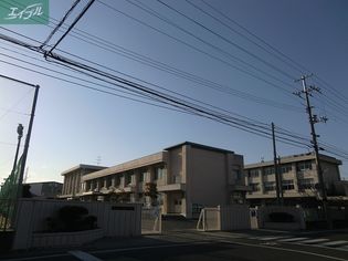 岡山市立御南中学校(中学校)まで790m