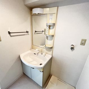 定禅寺ガーデンスクエアの使いやすいシャワー付き洗面台