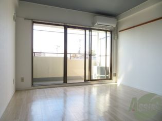 第2サンハイツ台原のシングルベットも置けそうな広さのお部屋ですね。