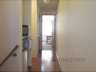 レオパレスグリーンリーフの廊下